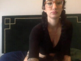 arabelleraphael housewalker reveals her delicious body