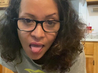 annamariawny gorgeous lady seduces tight booty