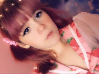 abrattypixie pretty chick fucks pussy with phallus