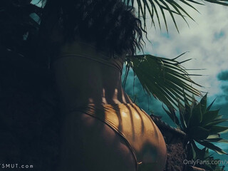 xmishacrossx babe cums