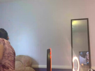 carmelaclutch busty babe deep sucking dick