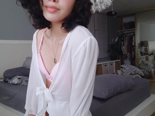 prettypinkell4 dirty bitch is engaged in oral sex