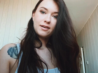 xmishacrossx gorgeous chick fucks pussy with phallus