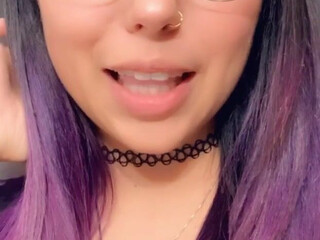 jconbreezy cute bitch fucks pussy with phallus