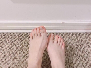 itsfay cute slut jerks her pussy on people