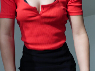 ray_gonewild  hot chick with big booty poses in lingerie