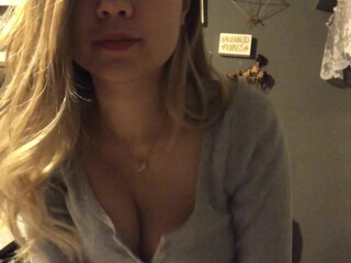 princessmalaysia jerking off sitting on the edge of the bed