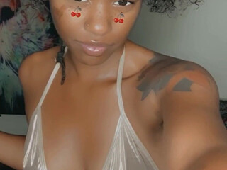 therealindicapussy crazy woman masturbating cunt with hand