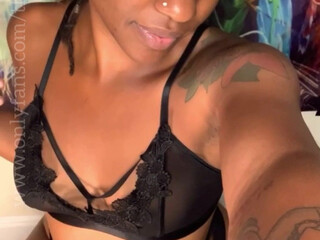 therealindicapussy sexy chick fingering pussy