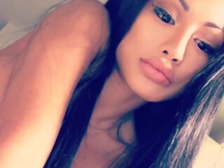 cjmiles onlyfans busty  girl  jerks her pussy and squirts