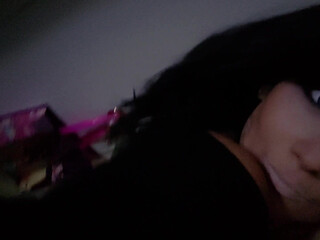 evilvie babe masturbates with phallus