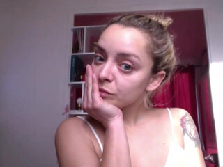 lizadelsierra onlyfans busty slut poses naked