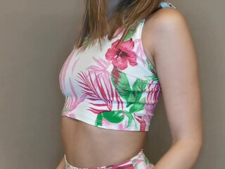 leiabrown hot hottie sucking dildo