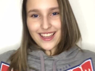 leiabrown fat chick fucks cunt with phallus