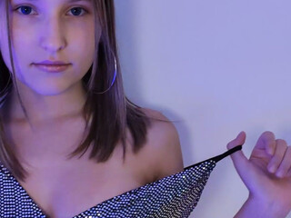 leiabrown charming chicks having fun in a pose