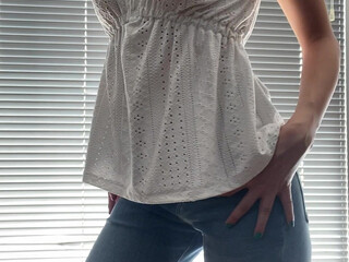 kayafox onlyfans put two fingers into her anus