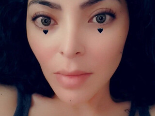 Xena onlyfans Solo caresses