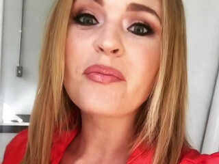 krissylynn onlyfans sexy beauty in red stockings