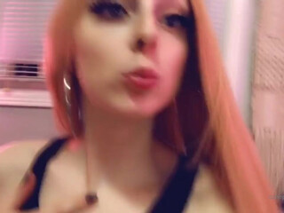 cutiepii33quinn onlyfans cute bitch caresses sex lips