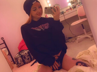 cutiepii33quinn onlyfans cutie in stockings showed tits