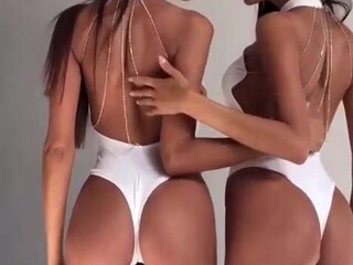 Adelalinka hot pussy pushes vagina