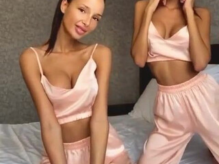 adelalinka_life onlyfans bright  private e striptease