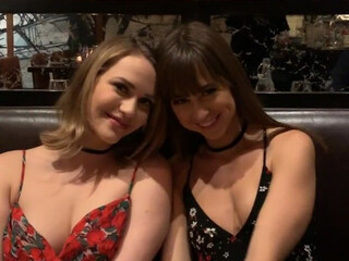 Mia onlyfans attractive lady relish fucks vagina with a sex toy