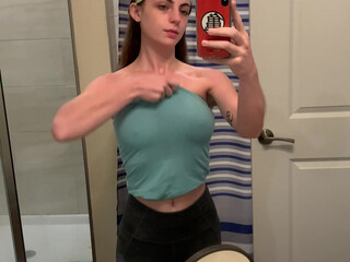 Lunabenna onlyfans girl's insatiable pussy