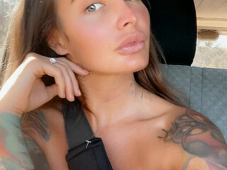 evelynuncovered onlyfans charming slut demonstrates her ardent body.