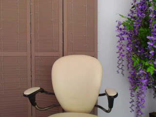 opurel Luxurious young lady