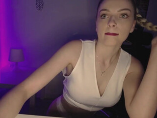 onlysmurfette impressive wench effectively jerks her cap