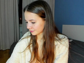 omekalee blonde with cool ass shows wide anus