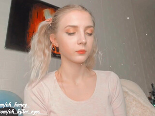 oh_honey_ Wicked chick sucks off a fat dick