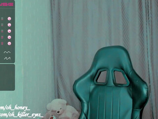 oh_honey_ gorgeous blonde with a beautiful figure erotically dancing naked