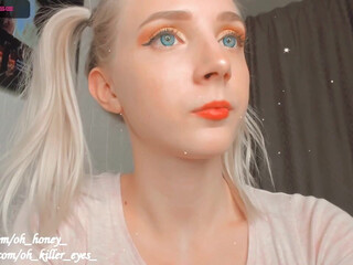 oh_honey_ hot brunette girl gently masturbates cunt