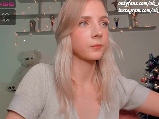 oh_honey_ young stallion fingering dildo