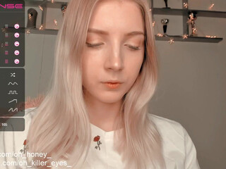 oh_honey_ shows off her milking