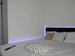 nika_lodge cute babe jerks off with sex toys