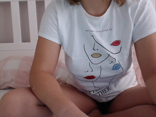 nightssecret wonderful mother pulls the cap with her fingers