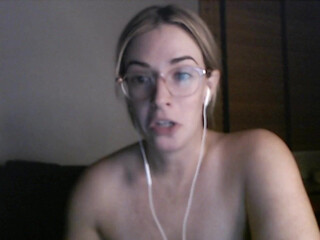 sleepybabyxo busty mare caresses pussy