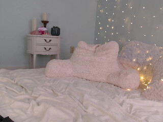 brandi_rose69 fucks herself hard