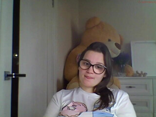 ammy_mur gorgeous model seduces with big tits