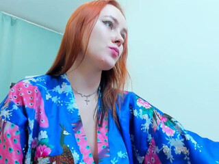 lilian_kroft showing off her young body