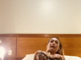 Jane Brandao  Solid brunette