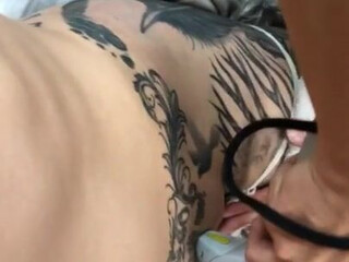 Luna Love busty harlot fingering pussy