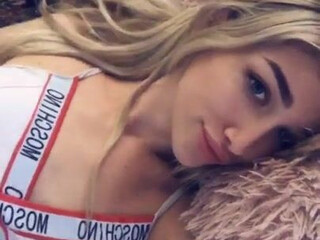 Luna Love babe in stockings fingering sex toy