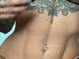 Elis Grin (elisgrin) OnlyFans cumming heavily before webcam