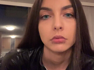 Chloe Night  luxury chick masturbating with sex toys