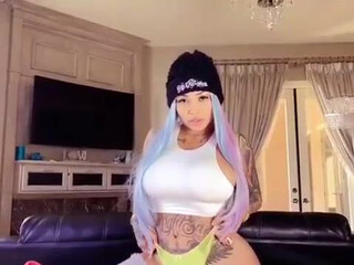 Brittanya Razavi (seebrittanya) Imposing chick