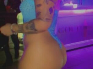 shesacenotorious   sexy babe gently caresses pussy